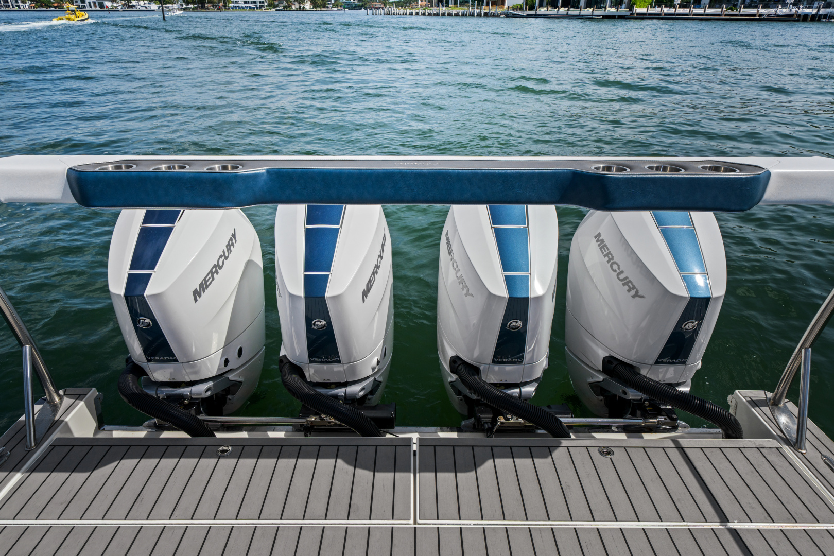 LADY CHAMPAGNE 2 40ft Formula Yacht For Sale