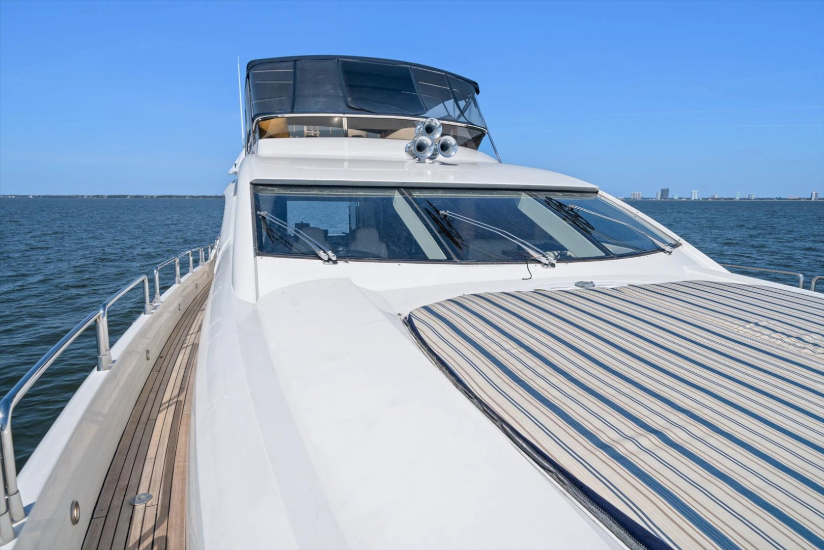 VANGUARD 82ft Sunseeker Yacht For Sale