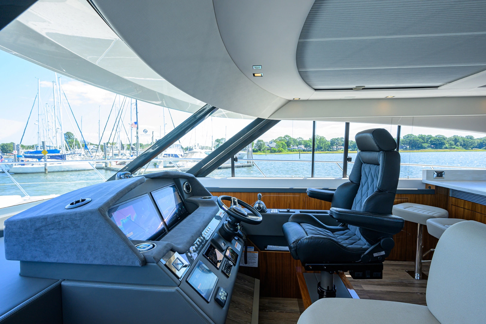 Riviera 5400 Sport Yacht Yacht For Sale