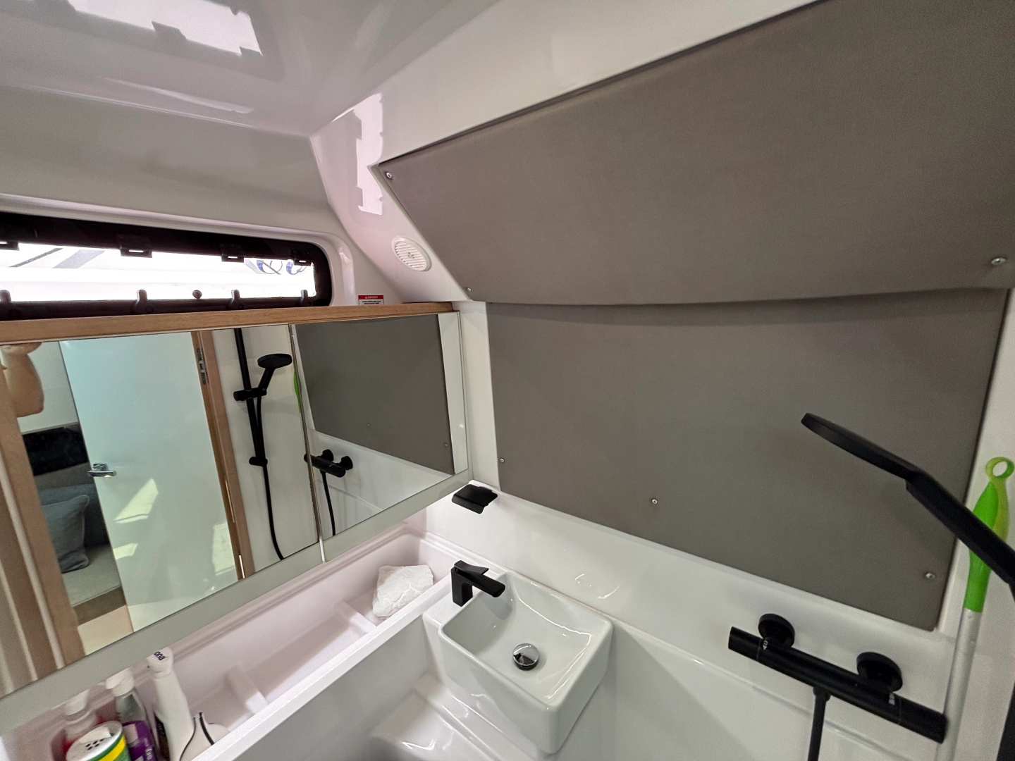 2022 Axopar 45 XC Cross Cabin