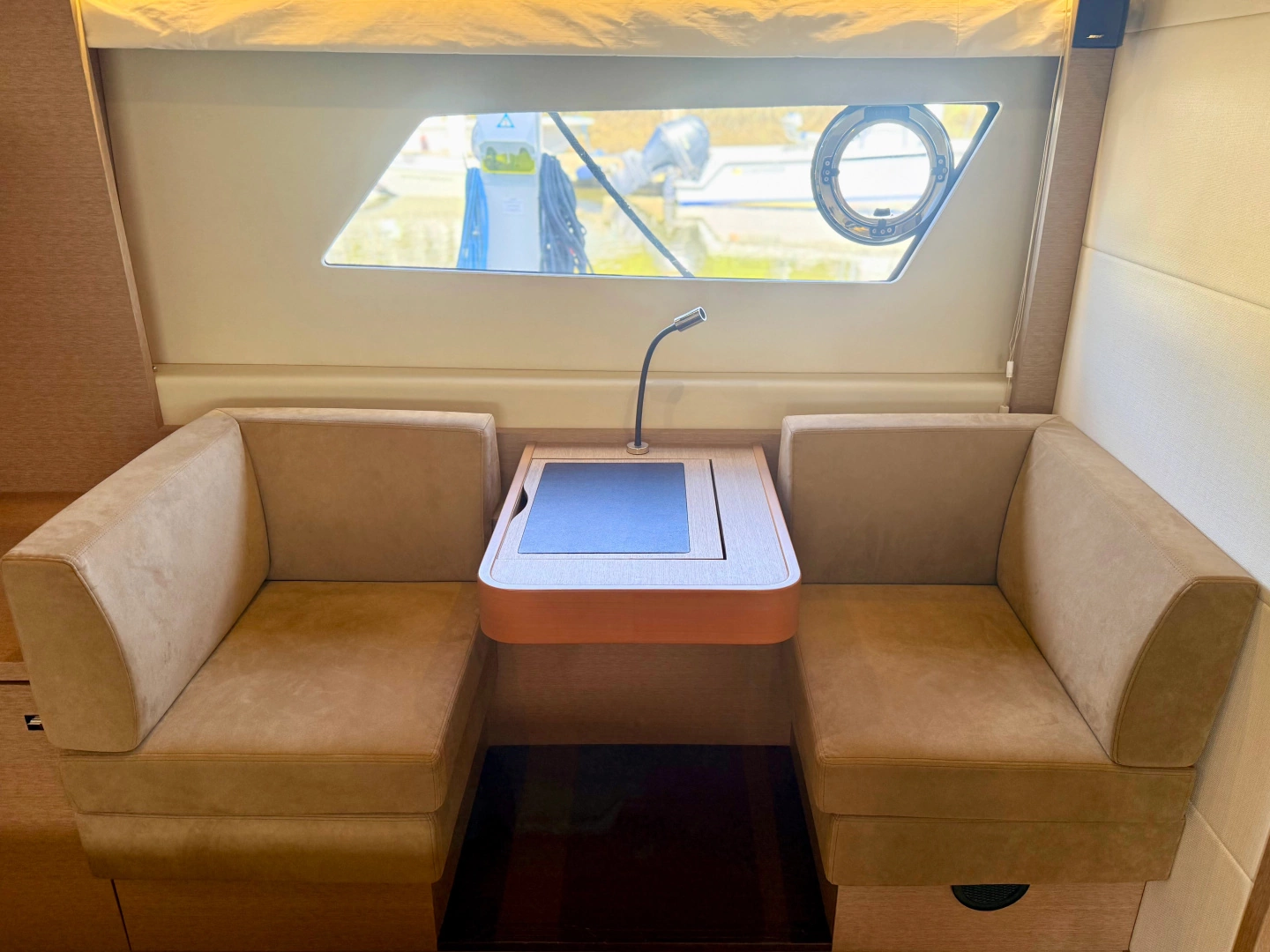 Prestige 560 Fly Yacht For Sale