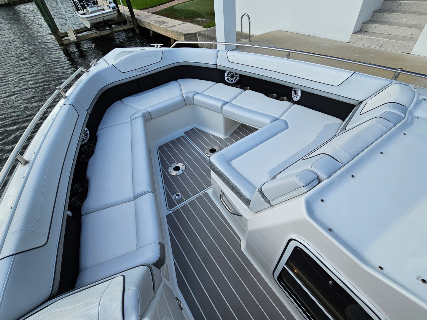 OUTER SPACE 35ft Formula Yacht For Sale