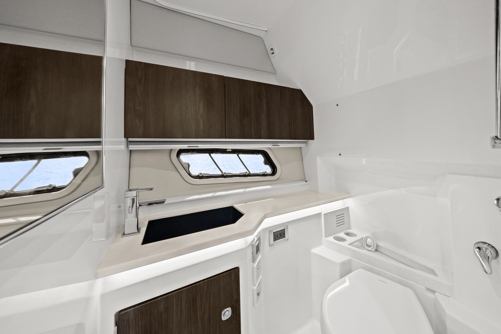 LADY CHAMPAGNE 2 40ft Formula Yacht For Sale