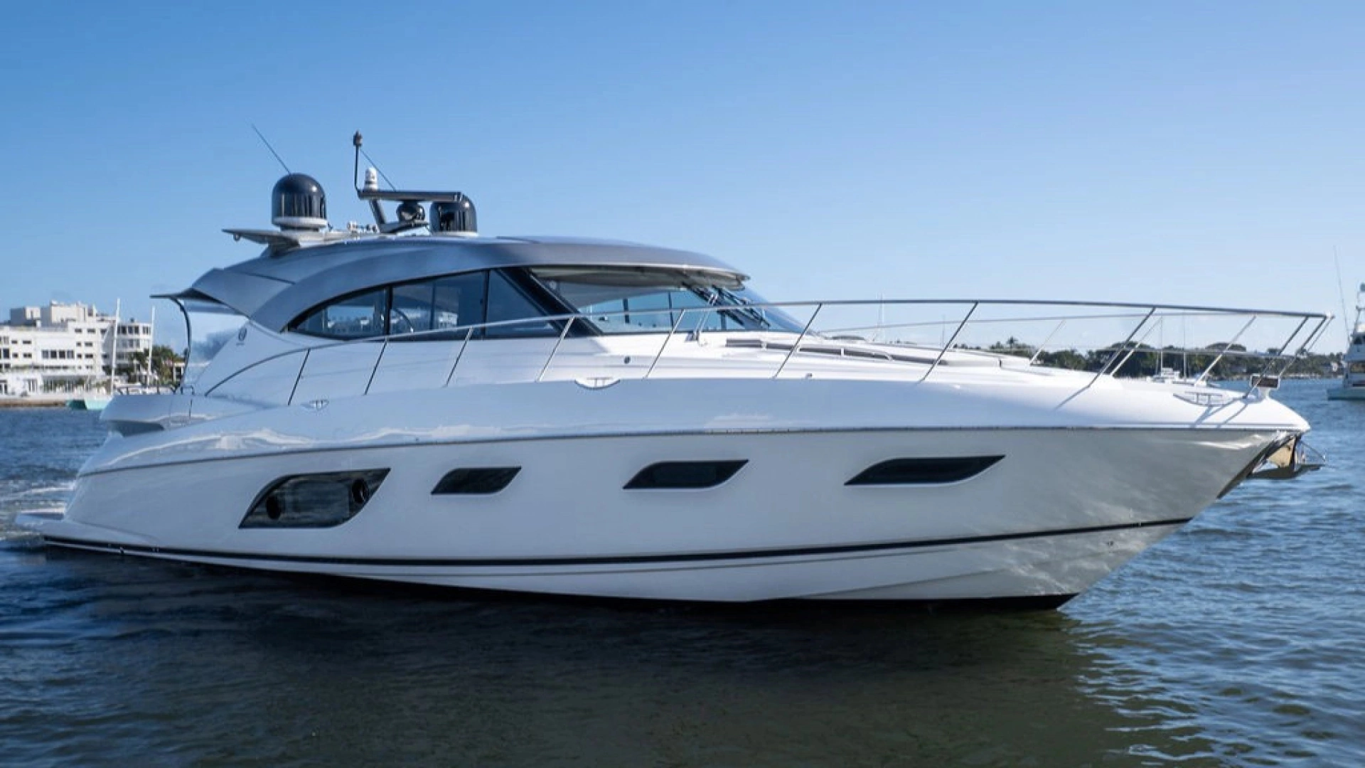 2023 Riviera 6000 Sport Yacht Platinum