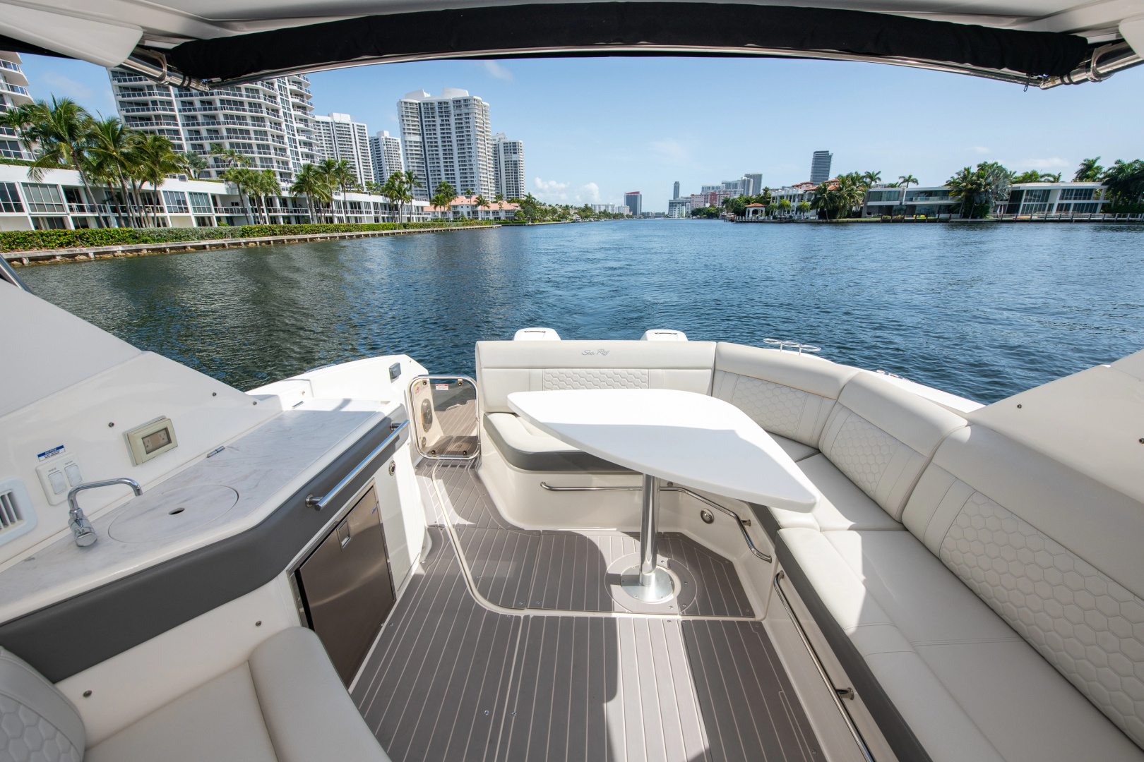32ft Sea Ray Yacht For Sale