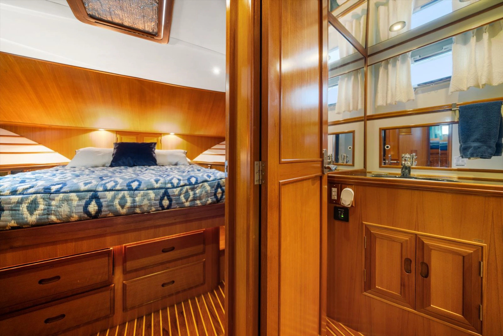 The Cotton Picker 61ft Ocean Alexander Yacht For Sale The Cotton Picker 61ft Ocean Alexander Yacht For Sale