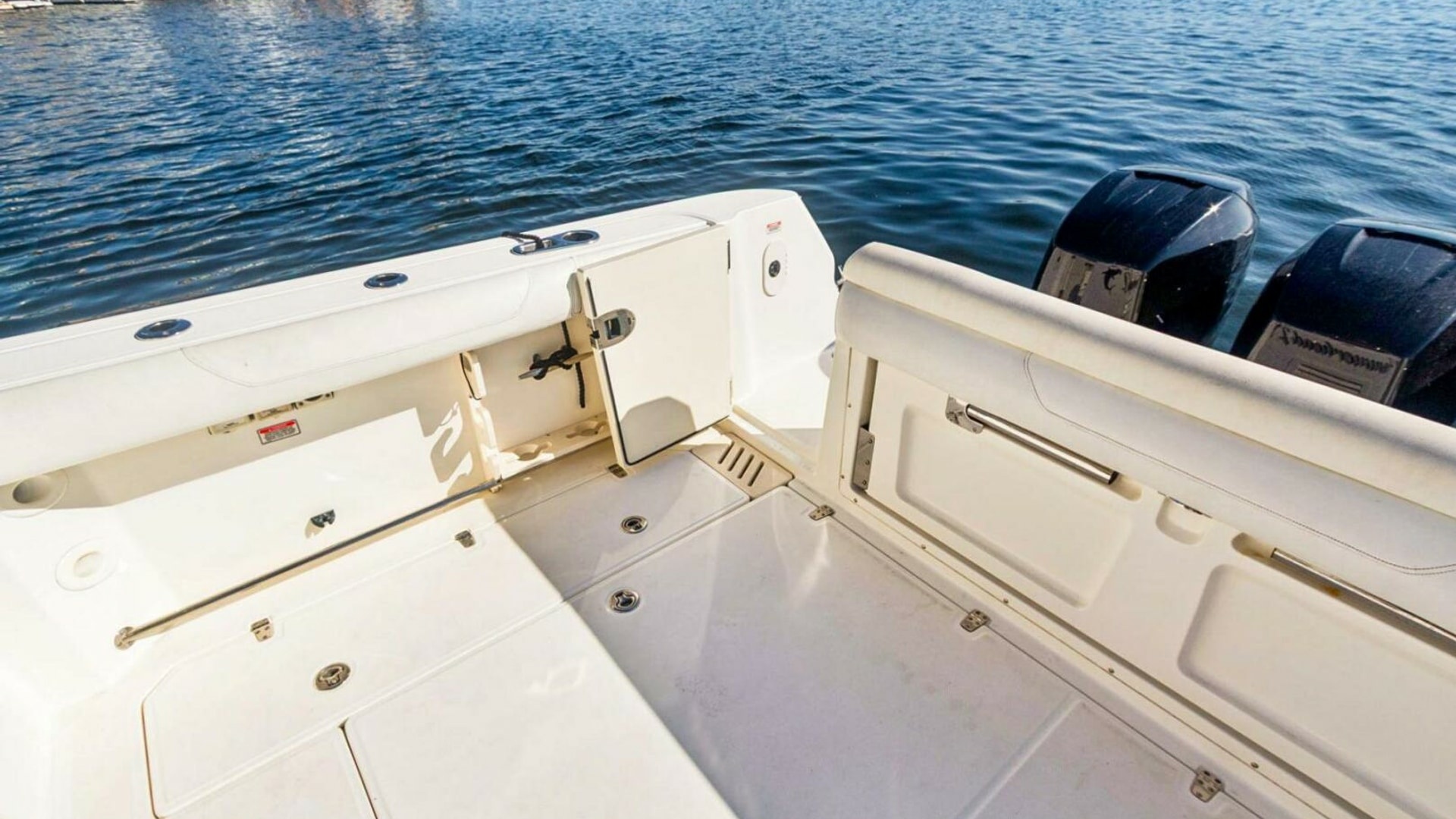 HAMMERHEAD II 34ft Boston Whaler Yacht For Sale