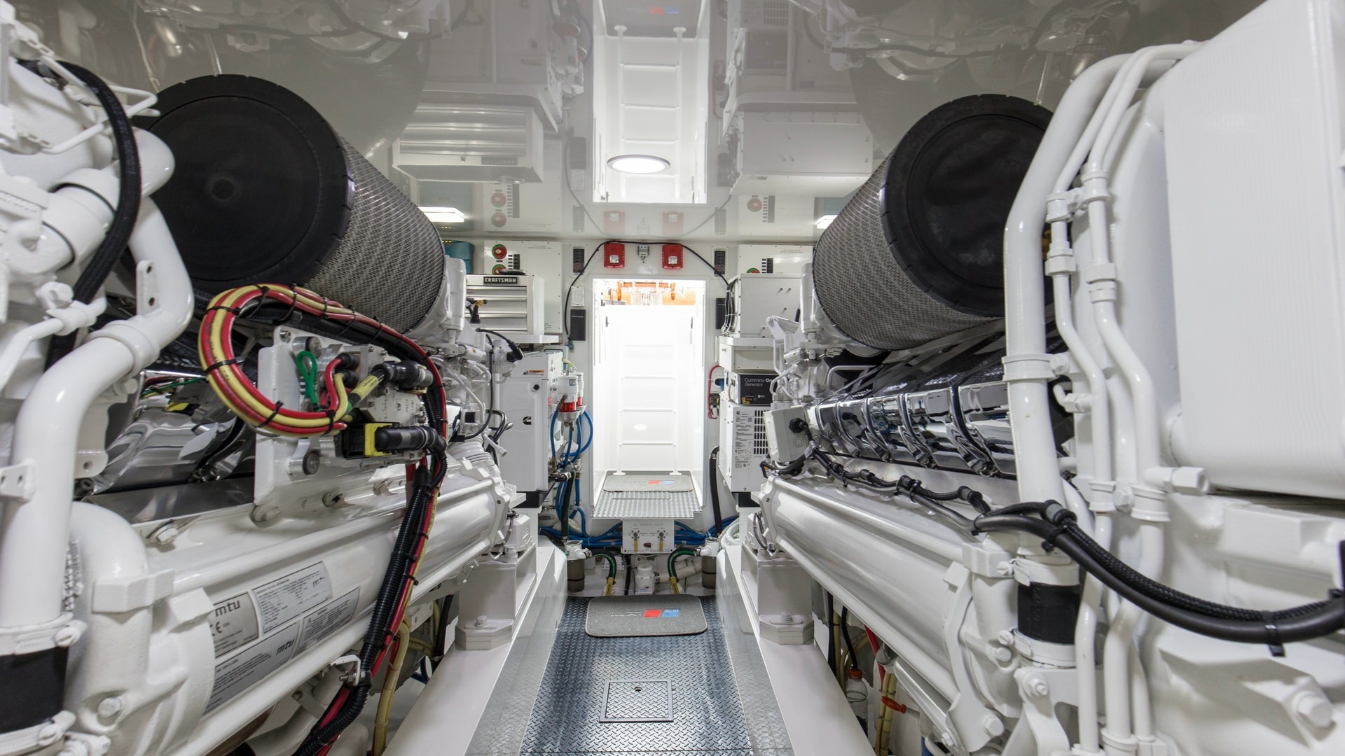 2020 68 Viking Convertible Gunpowder Engine Room (5)