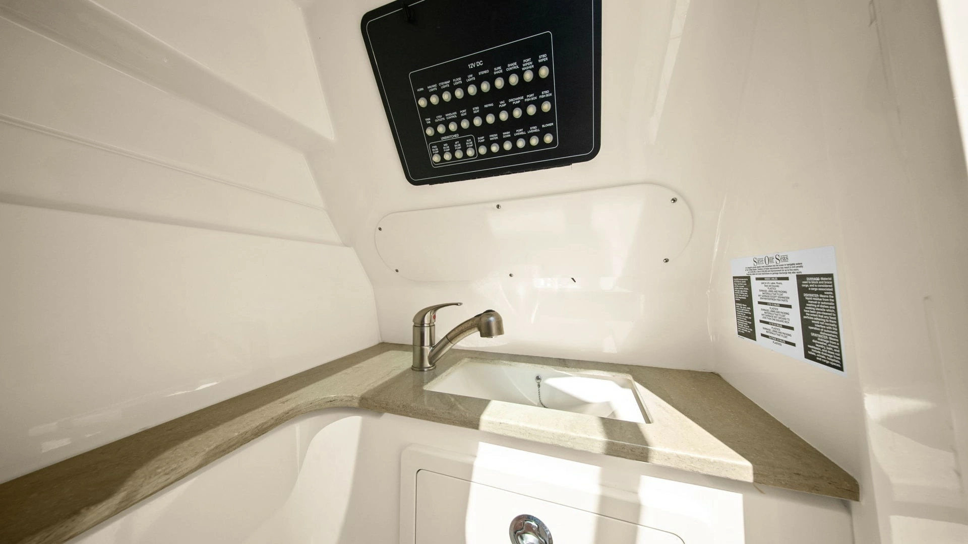 Boston Whaler 320 Vantage Yacht For Sale