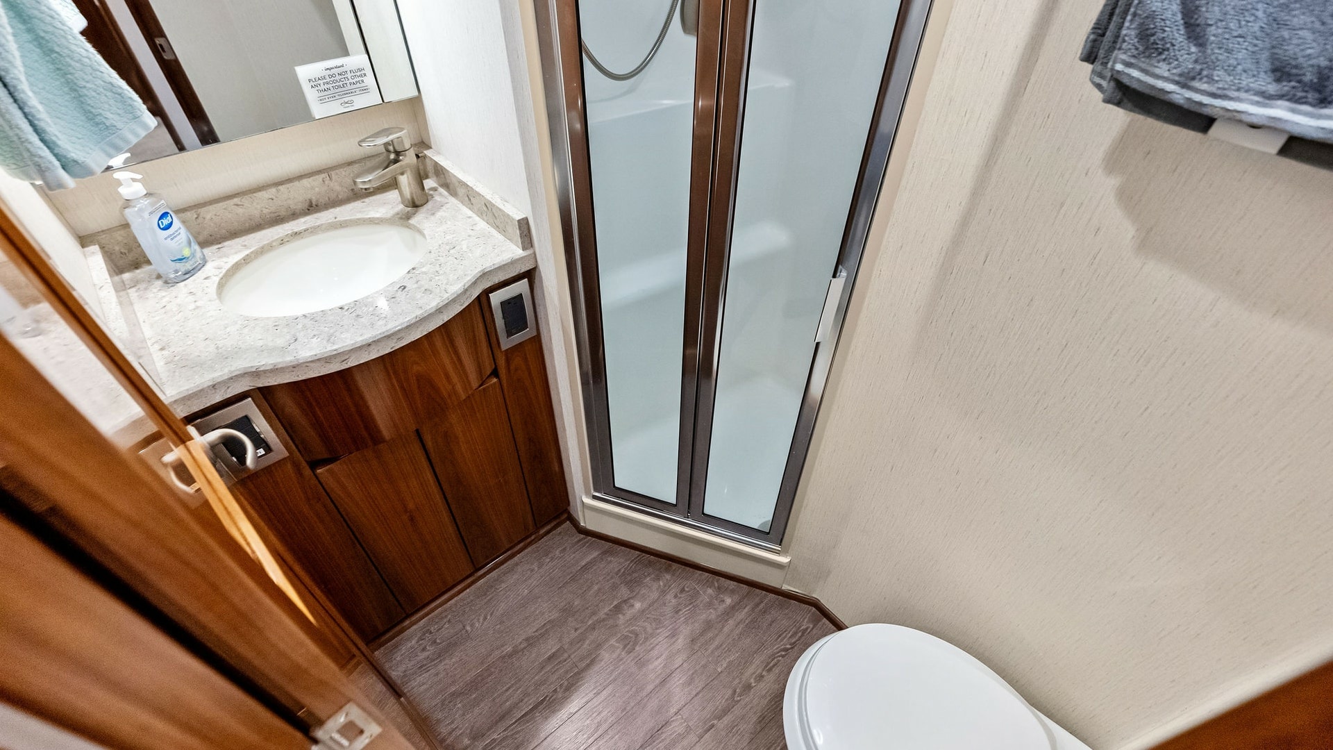 Elegant Ensuite Bathroom