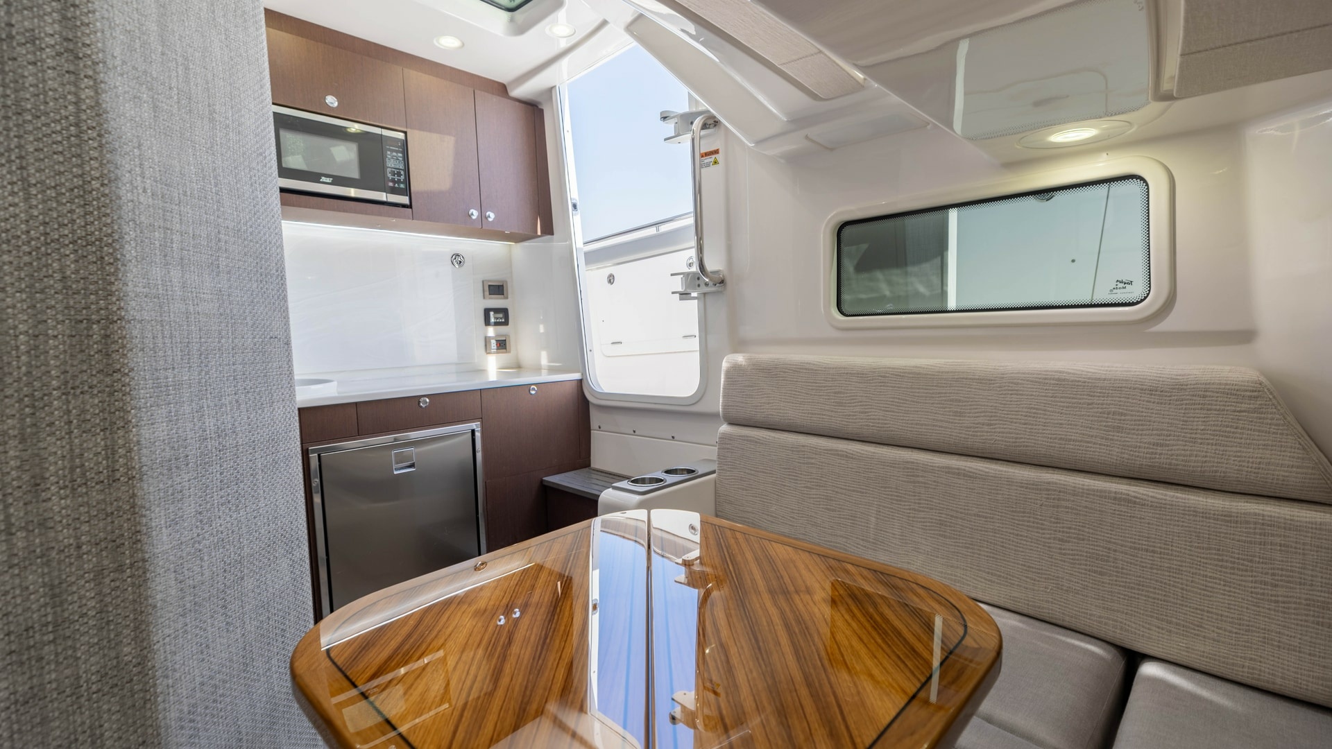 Cash Cow 45ft Everglades Yacht For Sale