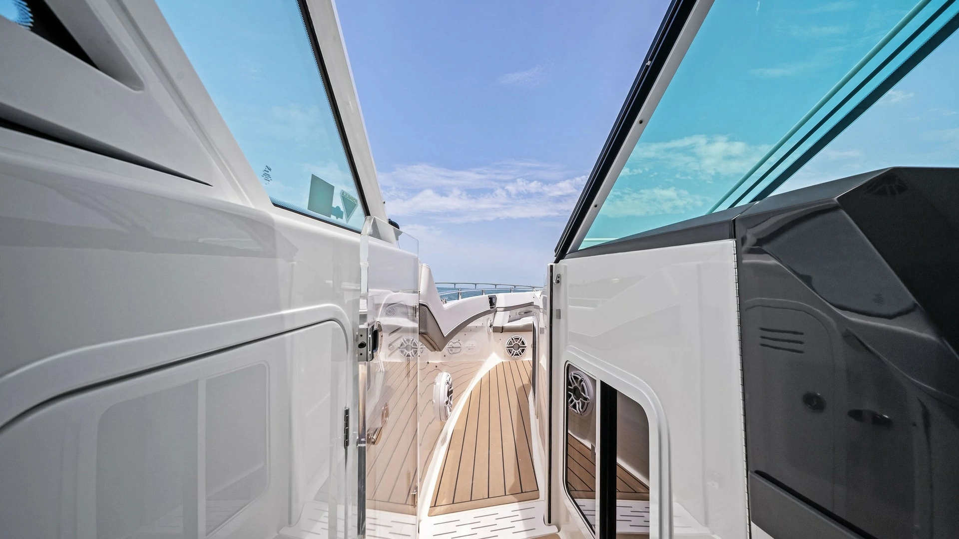 Formula 430 Super Sport Crossover Yacht For Sale