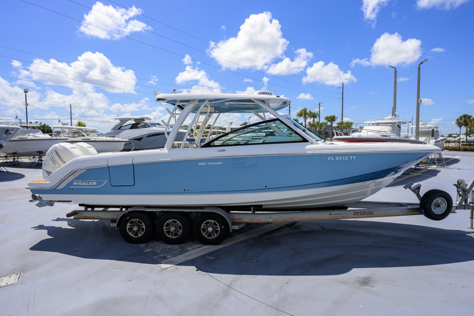 2023 Boston Whaler 32 Vantage