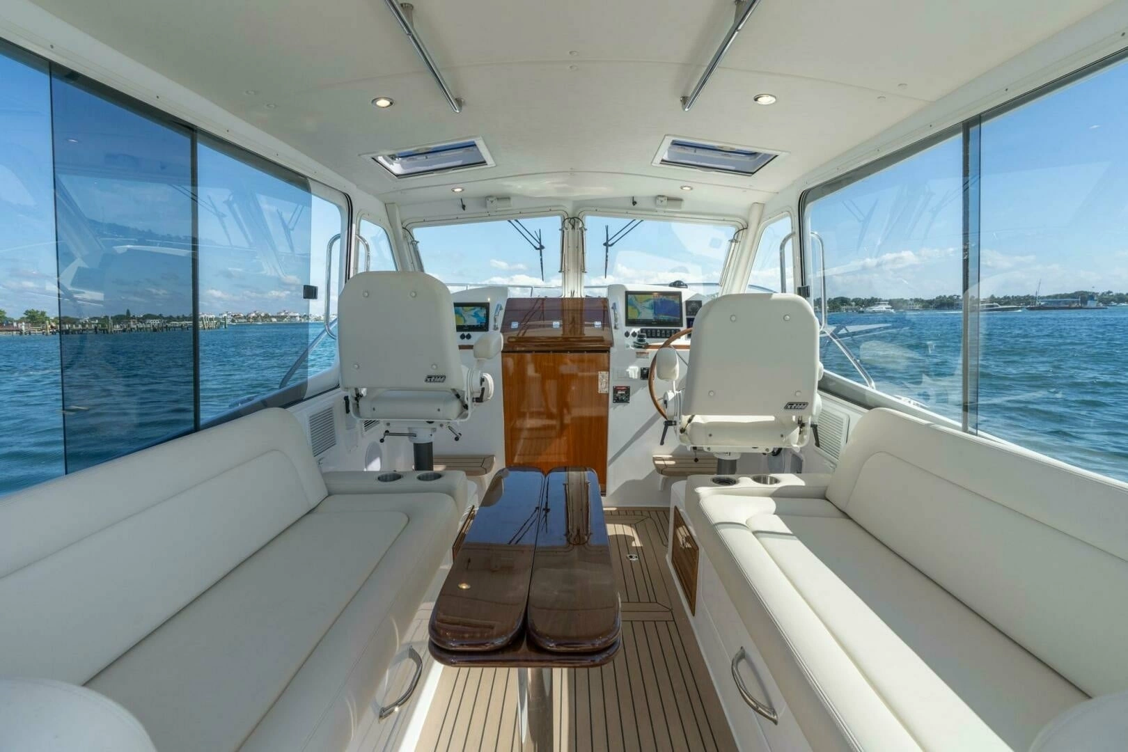 MJM 35 Yacht For Sale