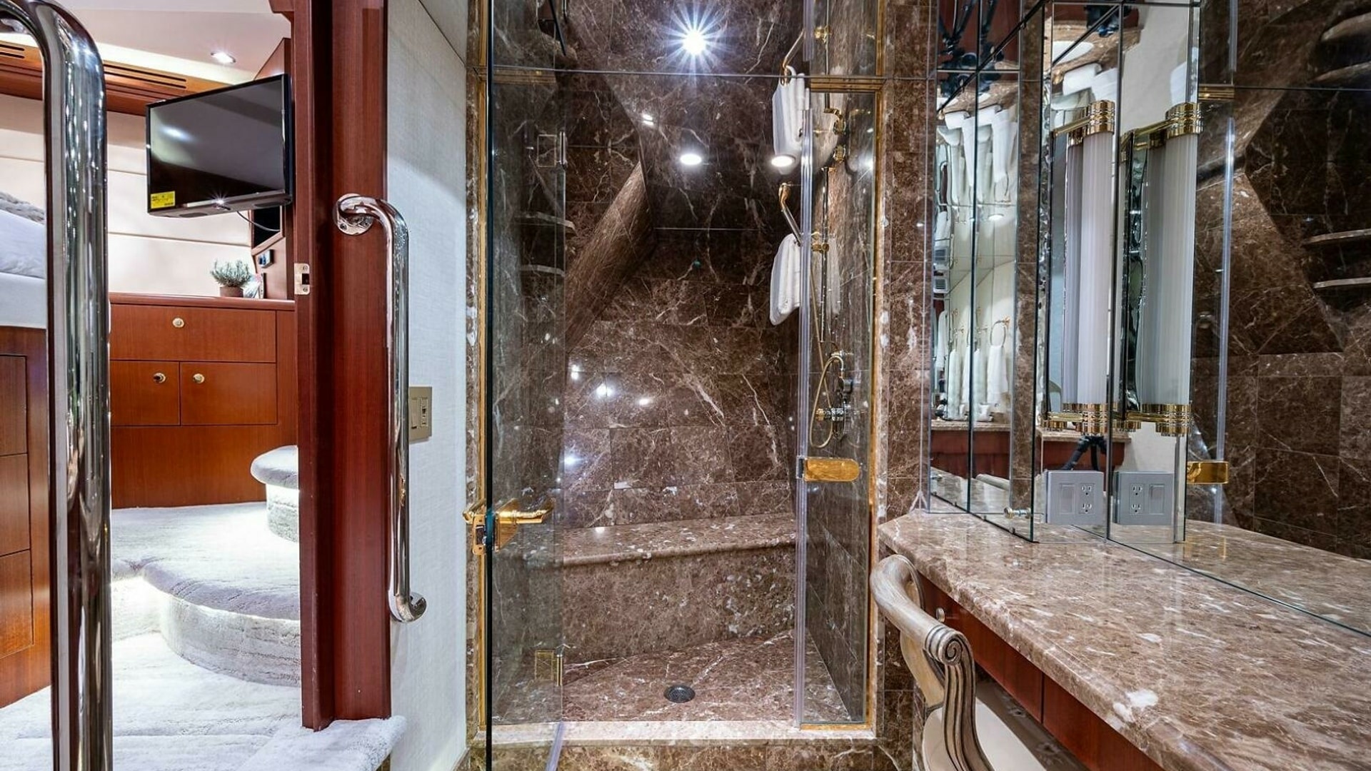 Magnum Ride 100ft Hatteras Yacht For Sale