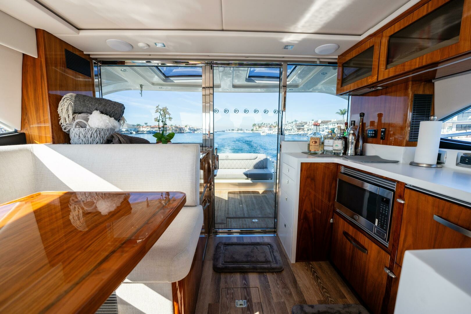 VENTURES64 48ft Riviera Yacht For Sale