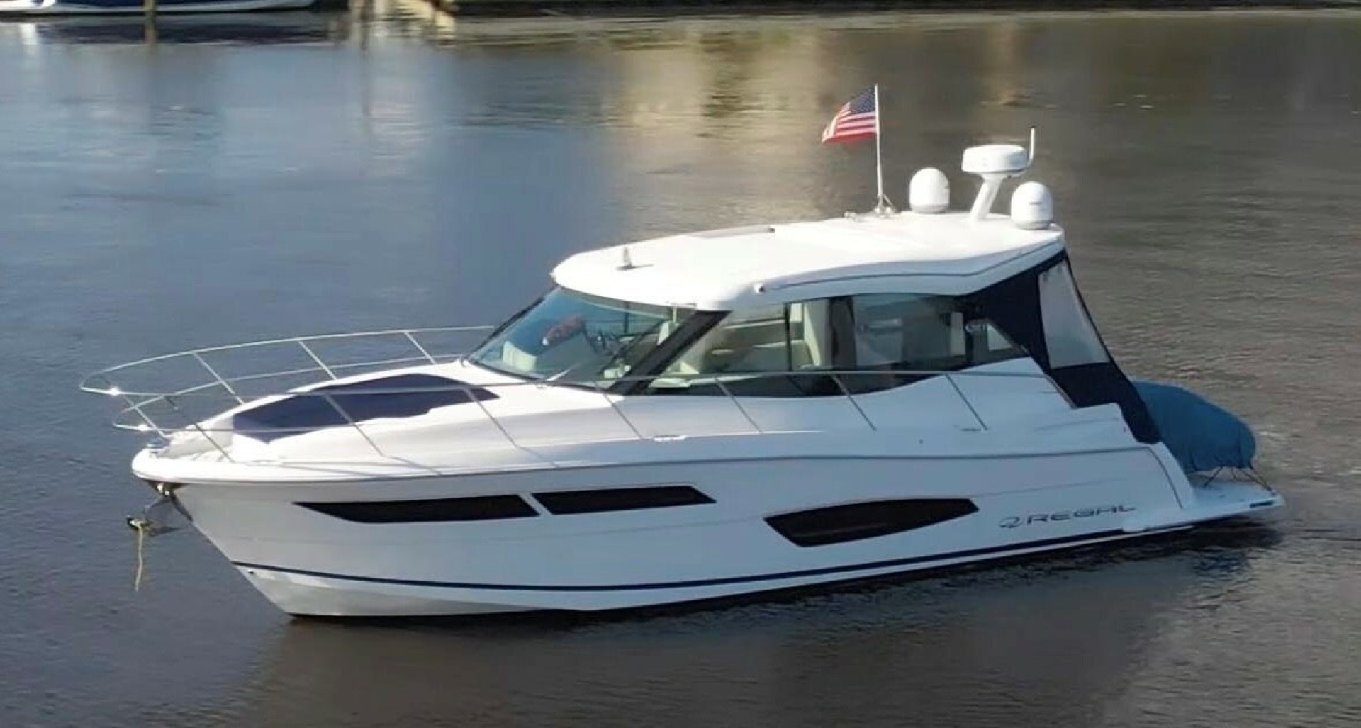 2022 Regal 38 Grand Coupe