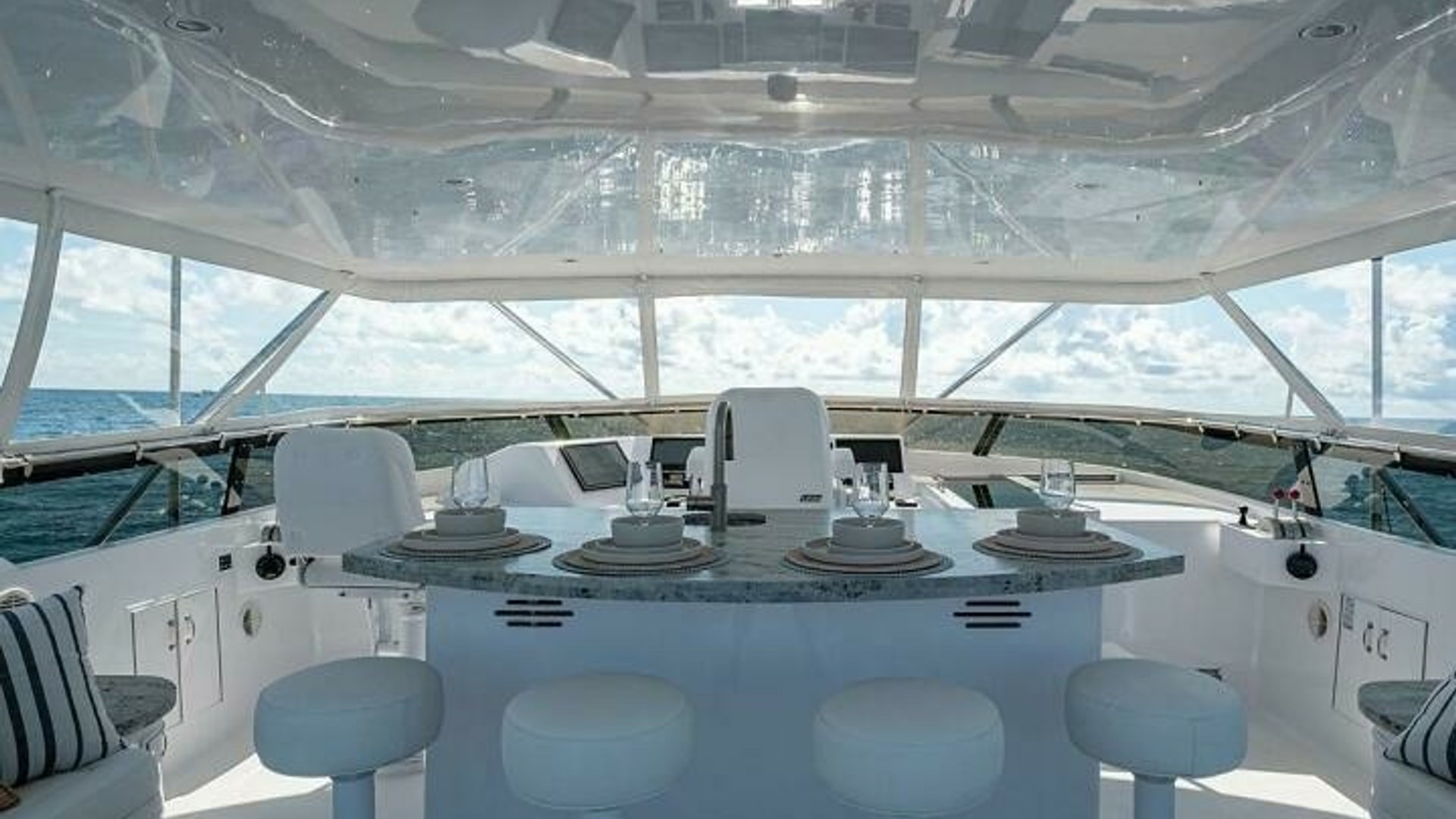 Magnum Ride 100ft Hatteras Yacht For Sale