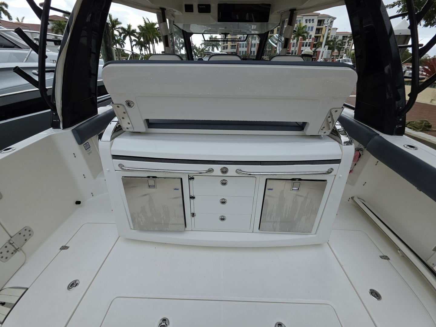BFT 42ft Boston Whaler Yacht For Sale