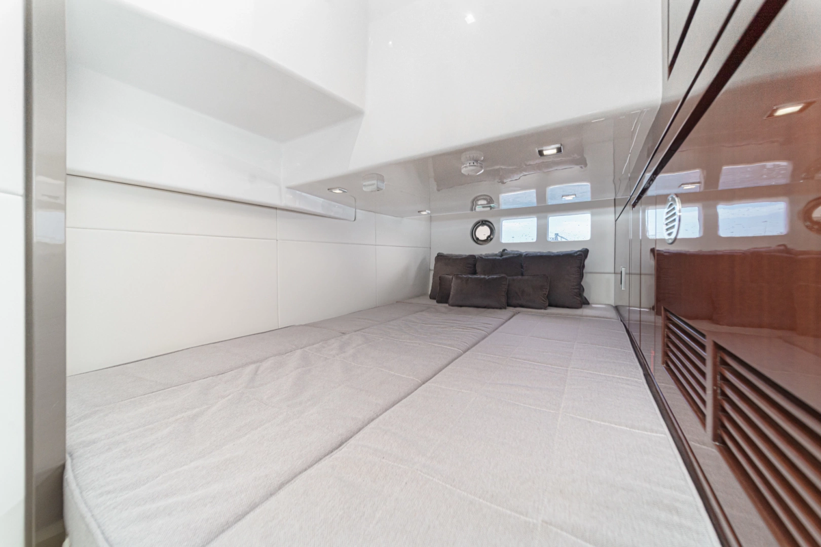 Schaefer 400 Yacht For Sale