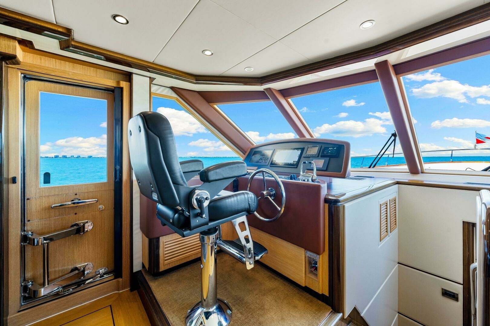 Relentless 83ft Ocean Alexander Yacht For Sale