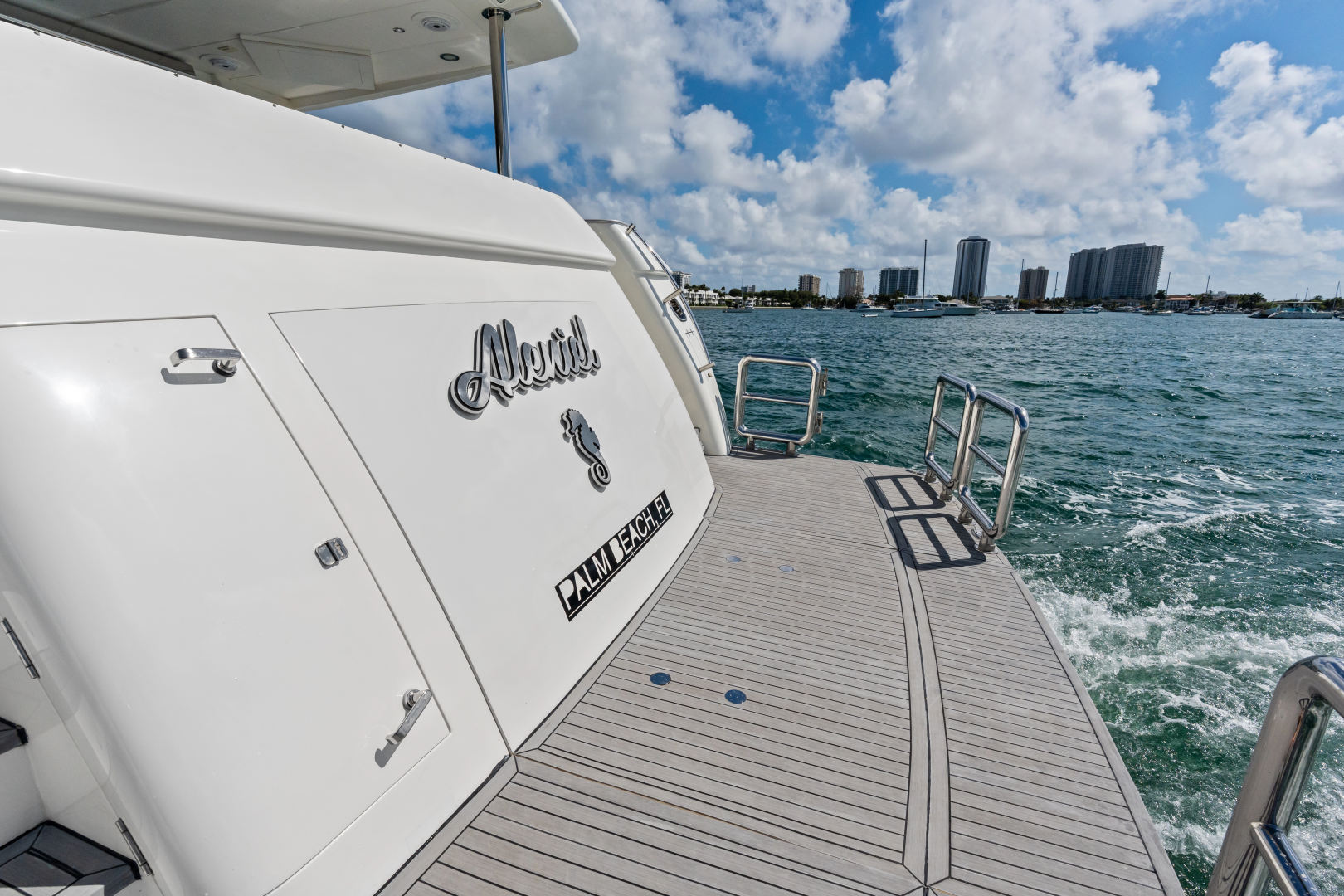 Johnson 87′ Motor Yacht — Aleniel - Photo 10
