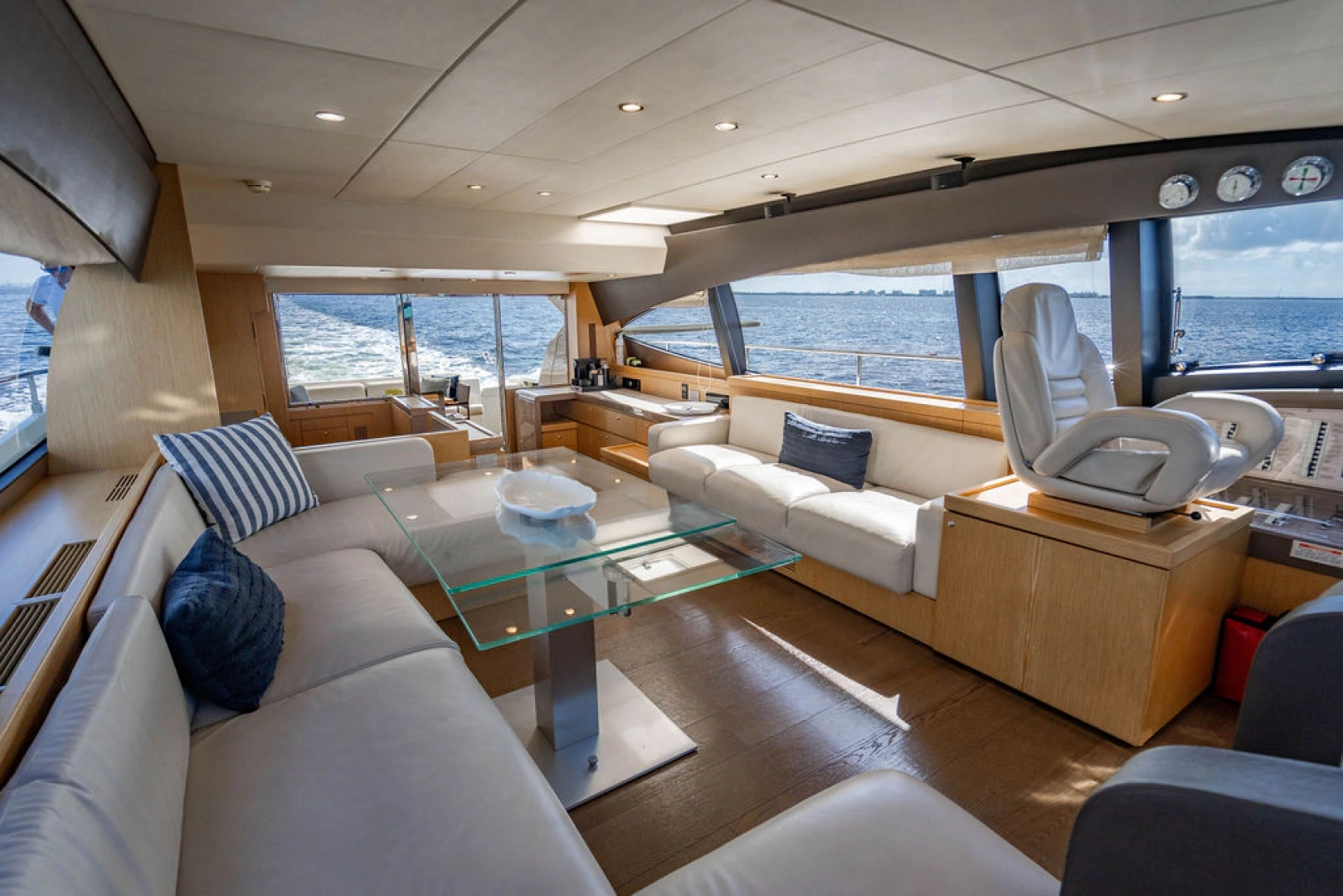Ferretti Yachts 62 FLY Yacht For Sale