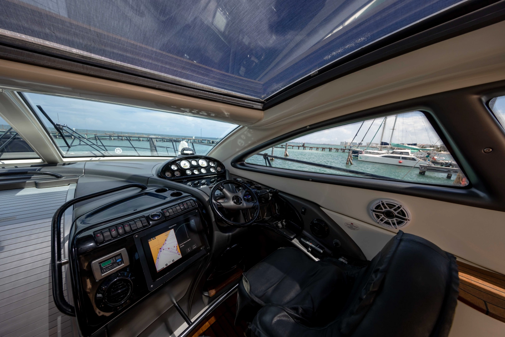 Cranchi Mediterranée 50 Yacht For Sale