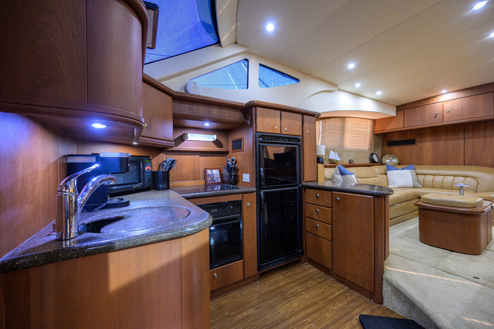 2005 Silverton 39 Motor Yacht