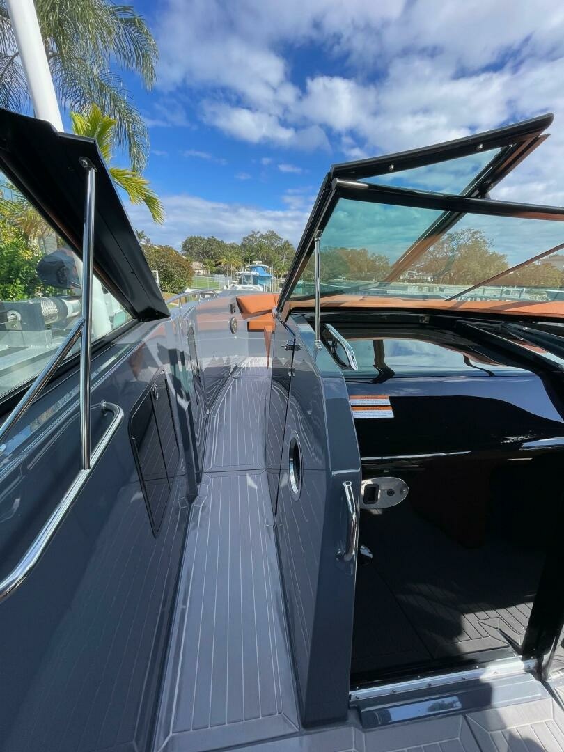 38ft Cruisers Yachts Yacht For Sale