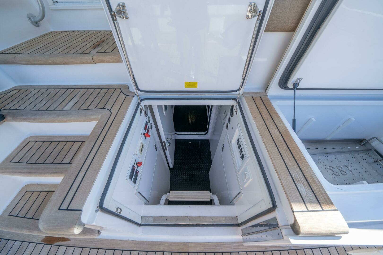 RUNNING OVER 68ft Viking Yacht For Sale