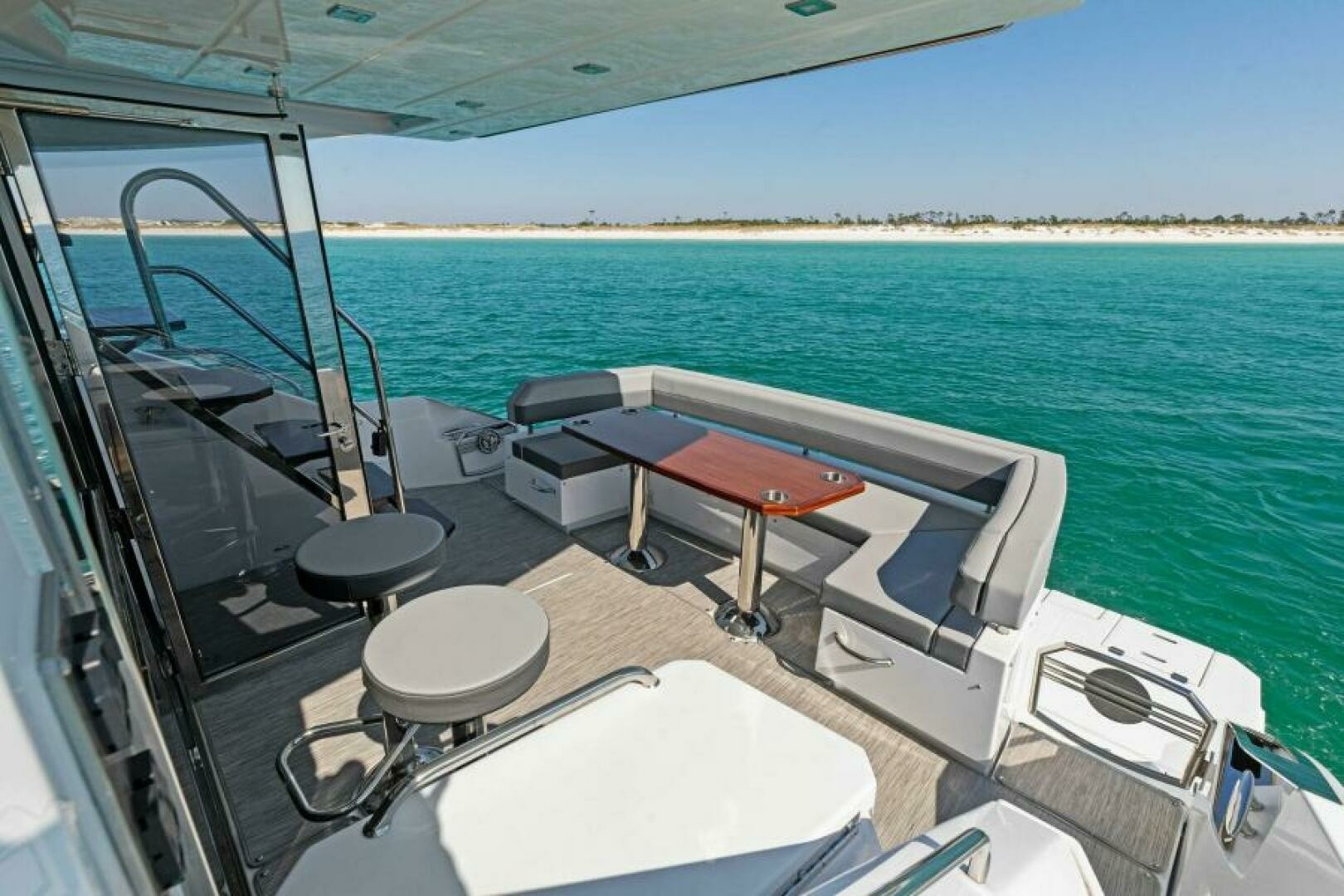 Miss Tracy Lane 60ft Cruisers Yachts Yacht For Sale Miss Tracy Lane 60ft Cruisers Yachts Yacht For Sale