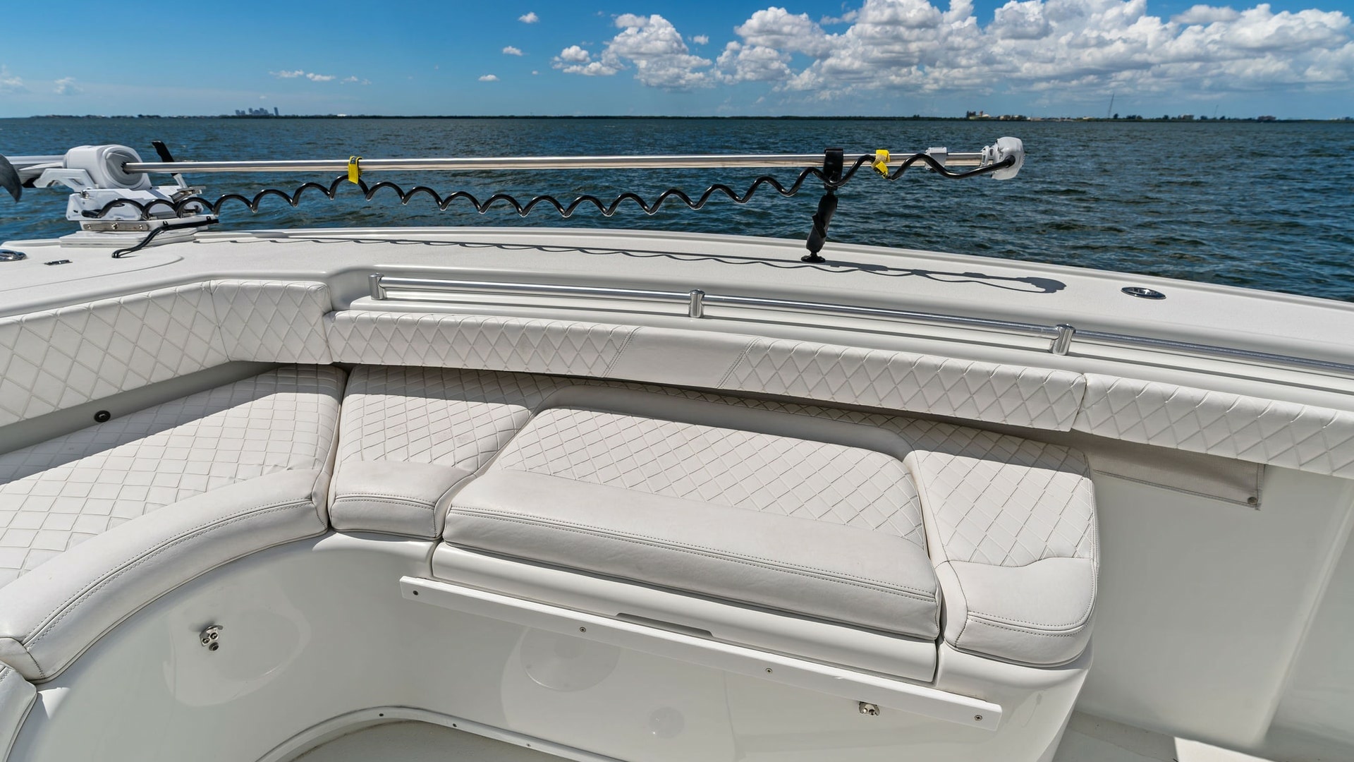 Spacious Bow Seating Area