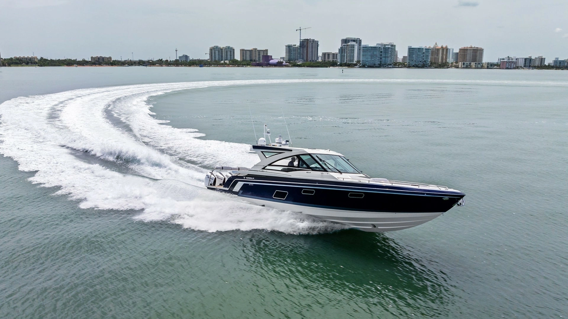 Formula 430 Super Sport Crossover Yacht For Sale