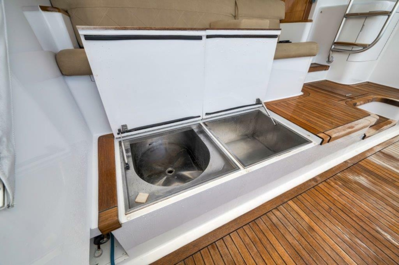 LET IT RIDE 66ft Sculley Yacht For Sale