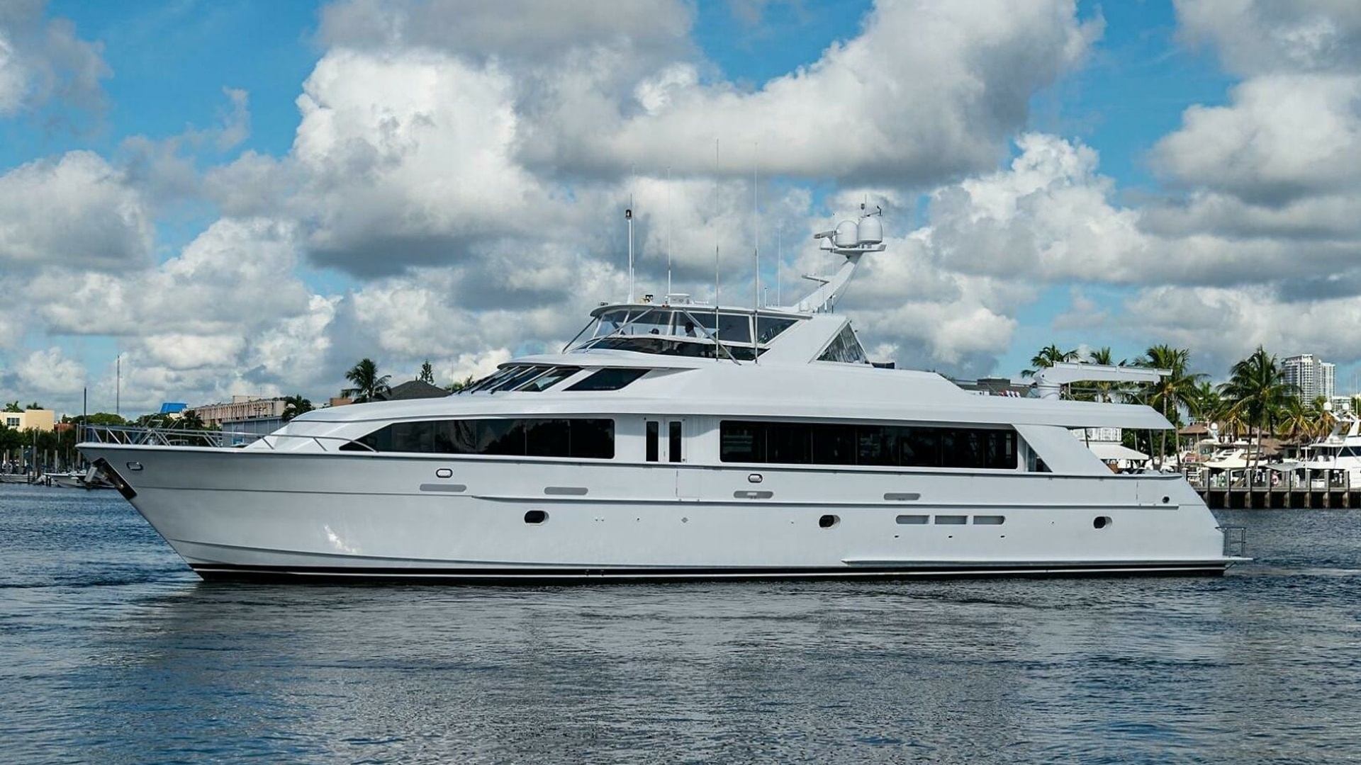 Magnum Ride 100ft Hatteras Yacht For Sale