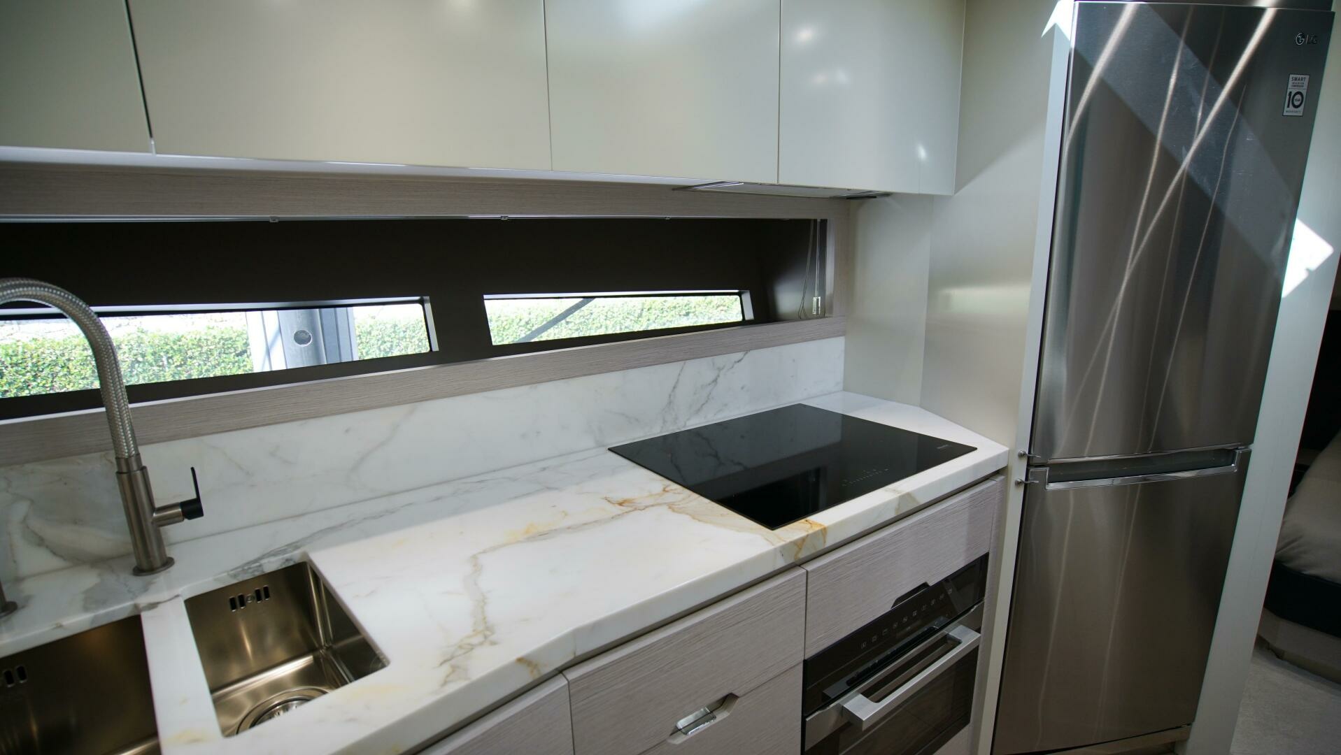 56ft Uniesse Yacht For Sale