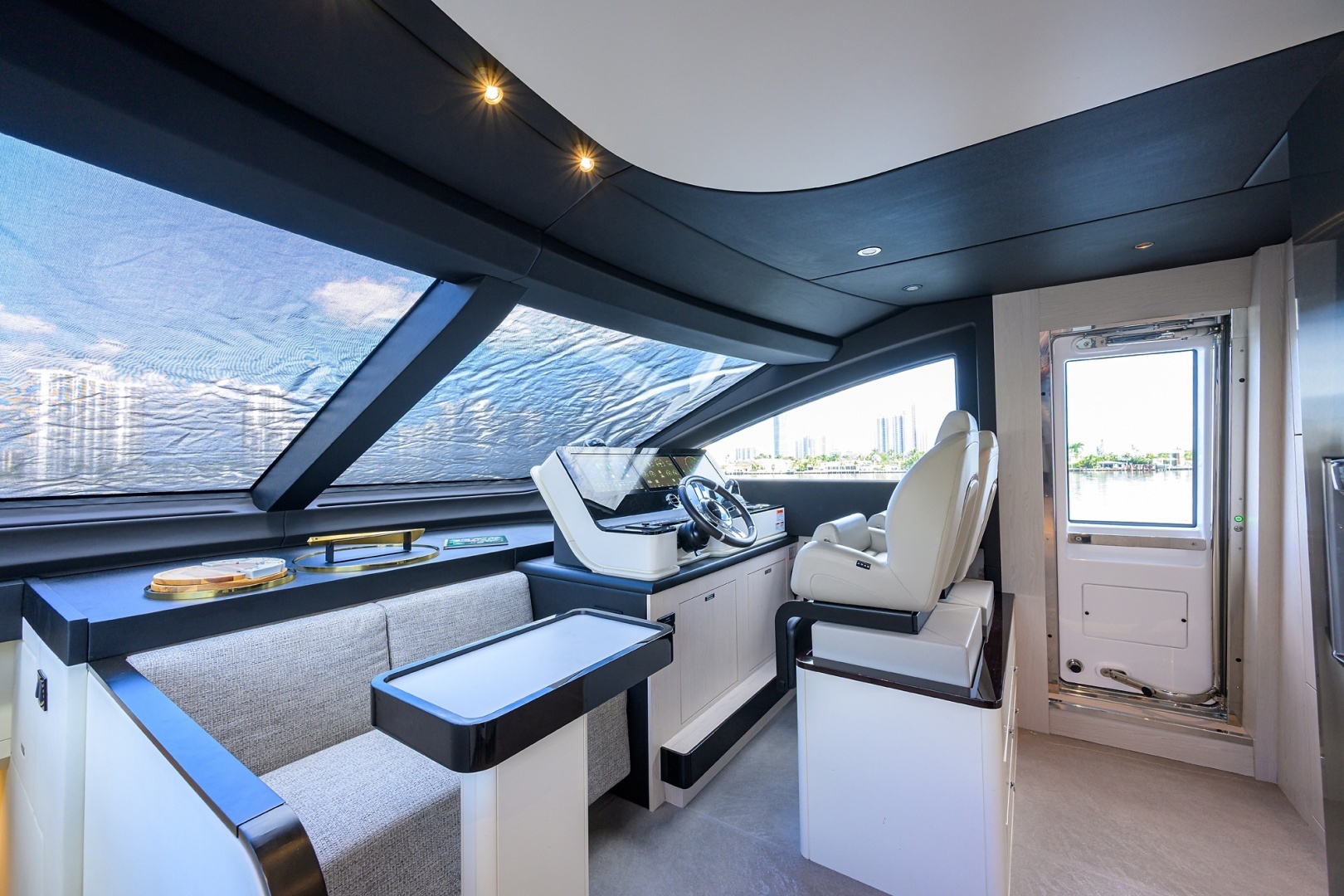 DT78 78ft Azimut Yacht For Sale