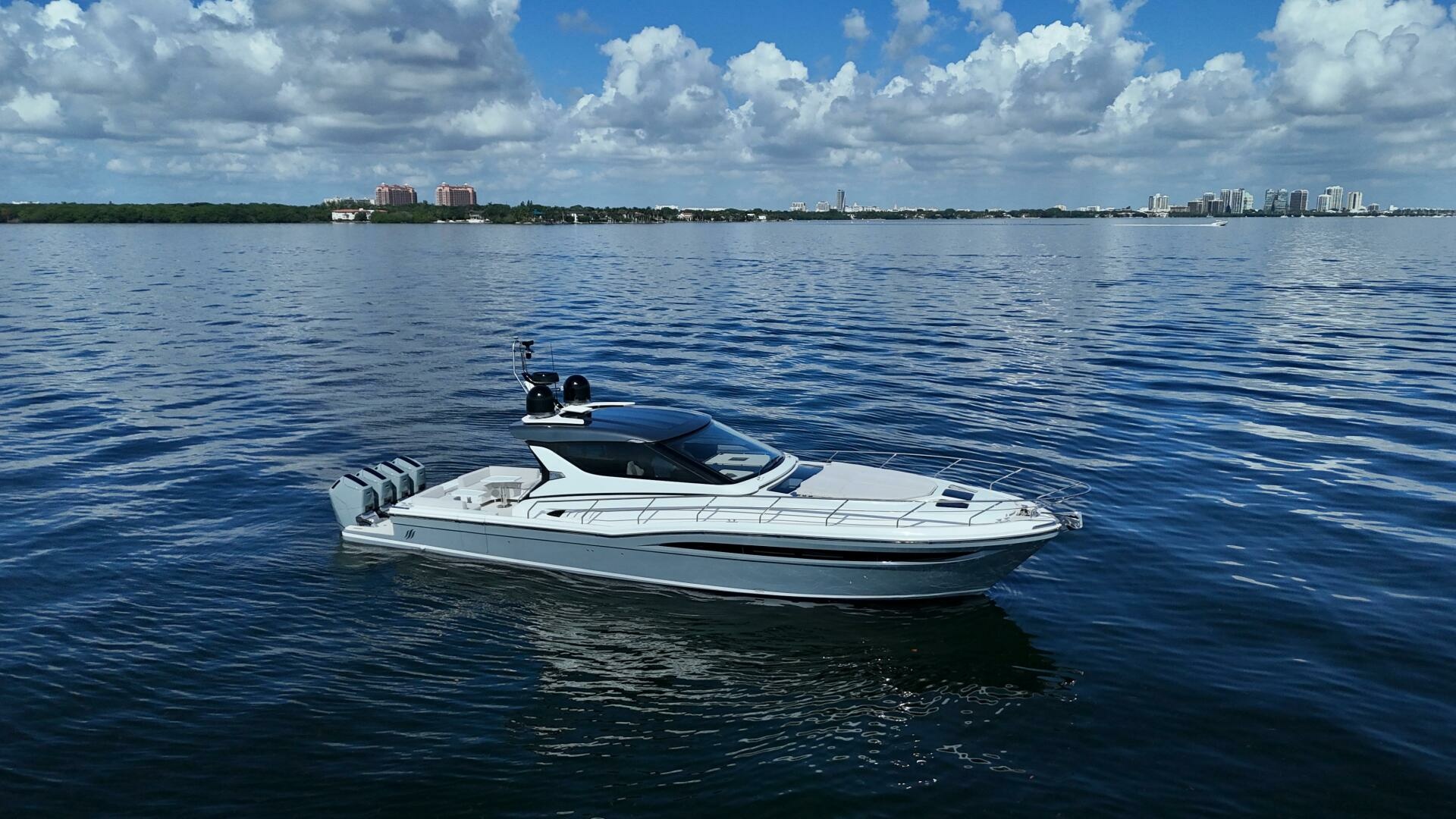 56ft Uniesse Yacht For Sale