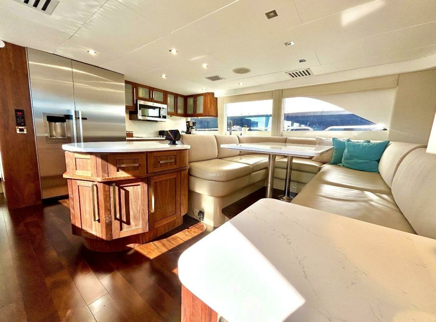 Serendipity 94ft Lazzara Yachts Yacht For Sale Serendipity 94ft Lazzara Yachts Yacht For Sale