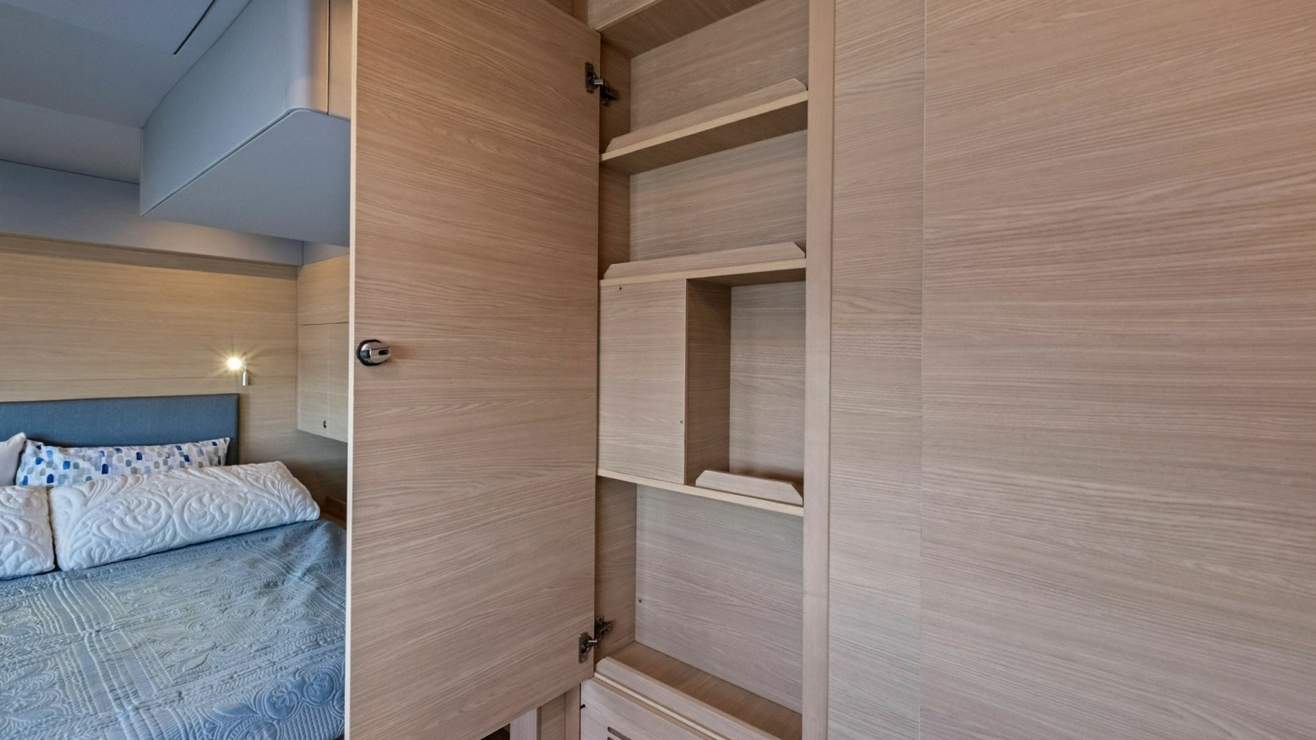 Aquila 54 Yacht — Remarkable I - Photo 34