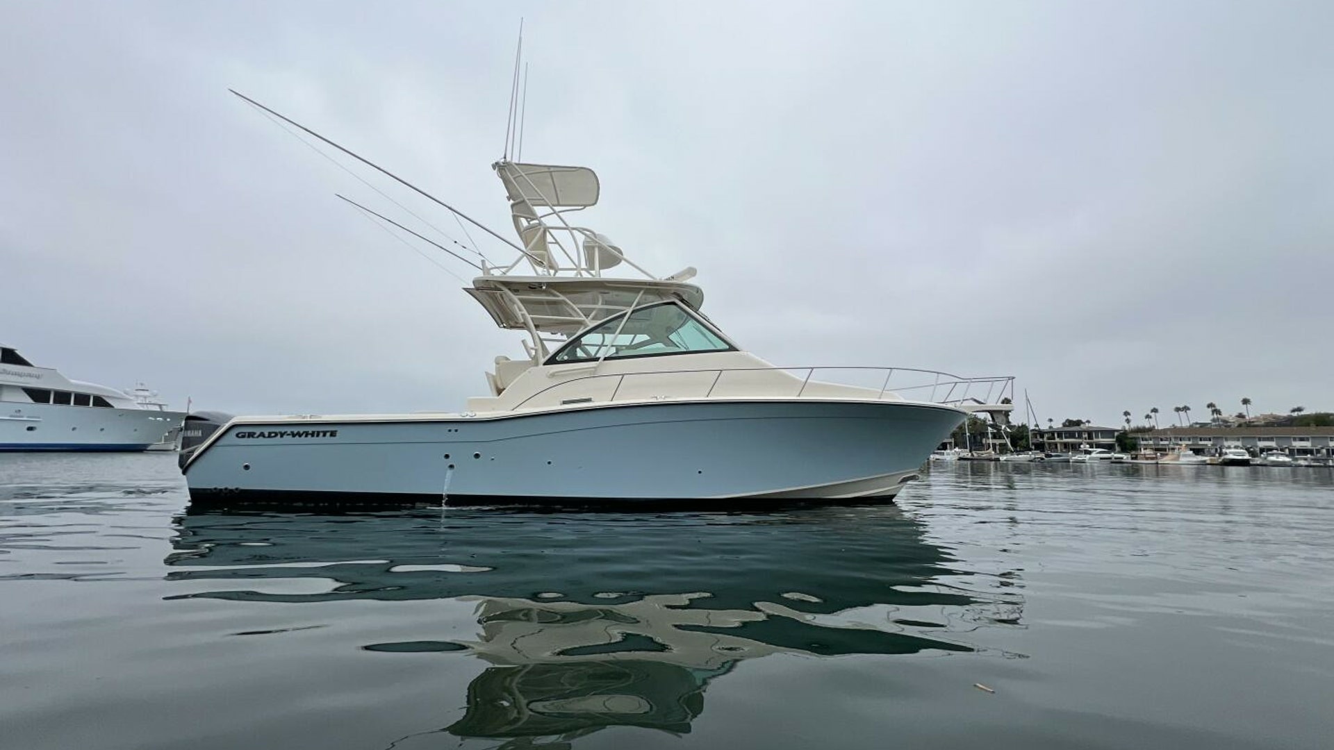 BE CHUMMING 37ft Grady White Yacht For Sale