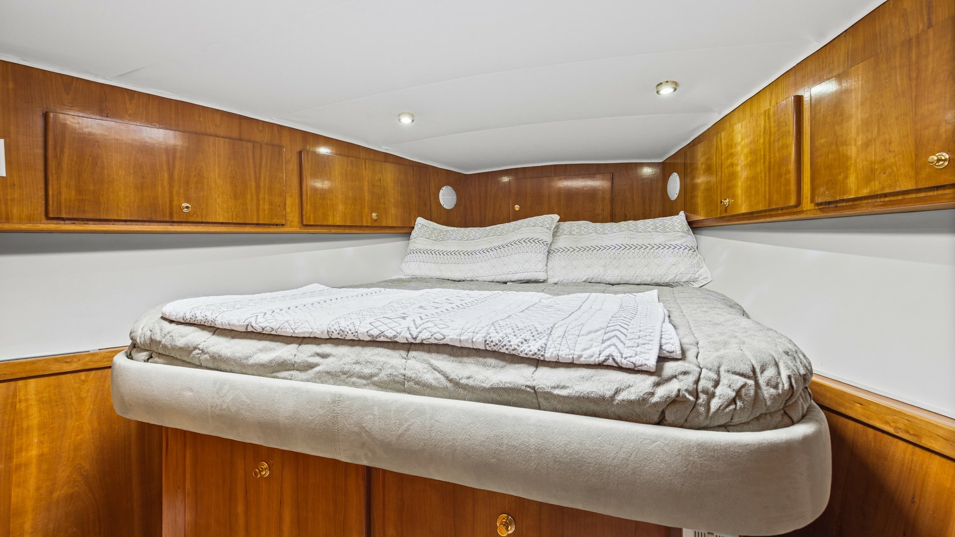 Maggie B 48ft Navigator Yacht For Sale