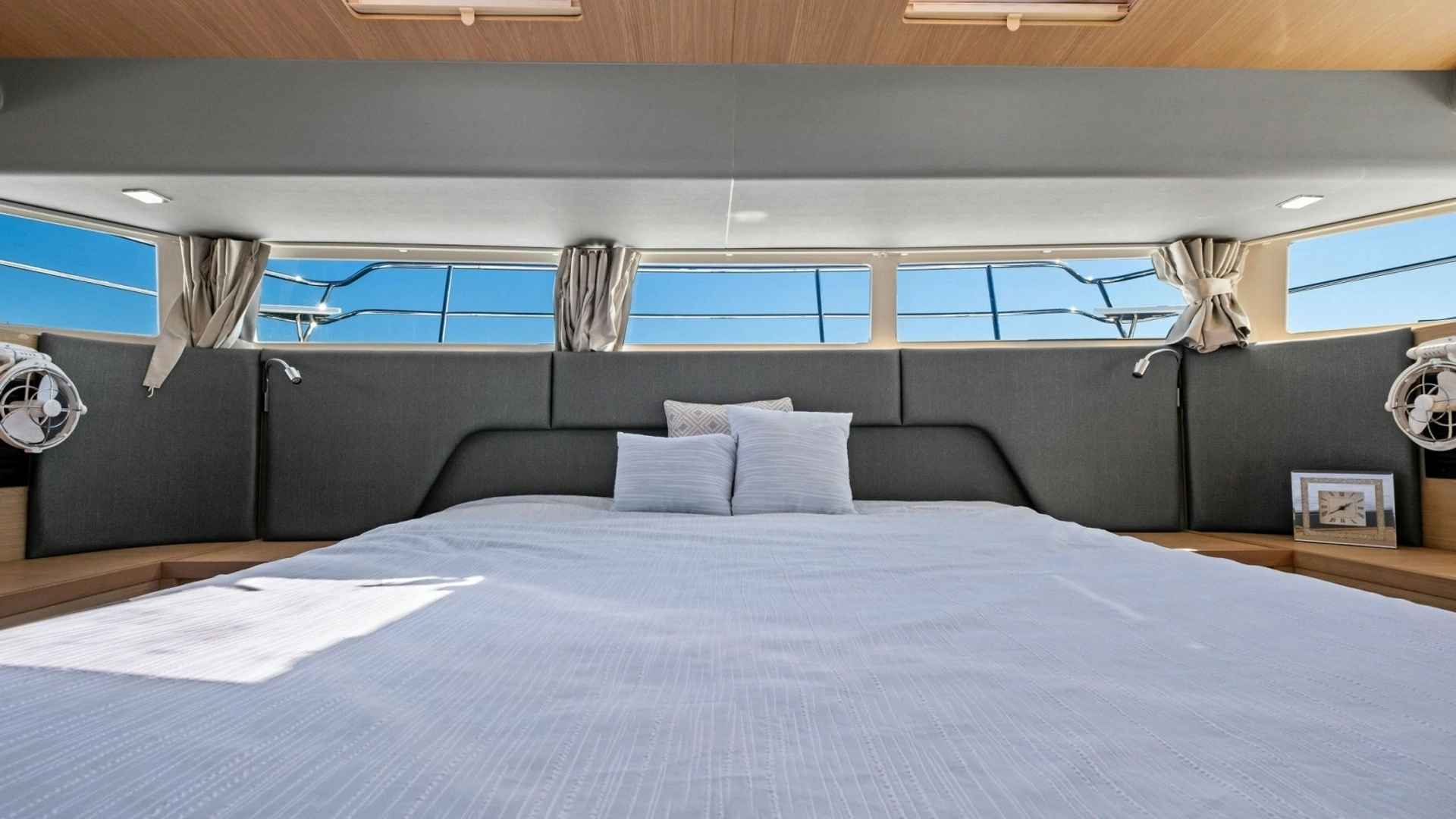 Aquila 54 Yacht Yacht For Sale