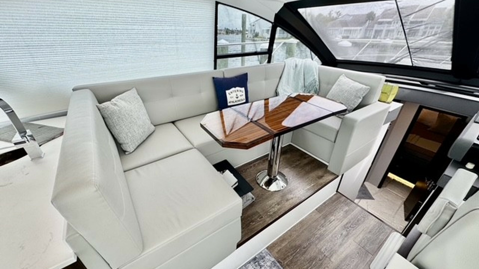 Past Time 50ft Cruisers Yachts Yacht For Sale