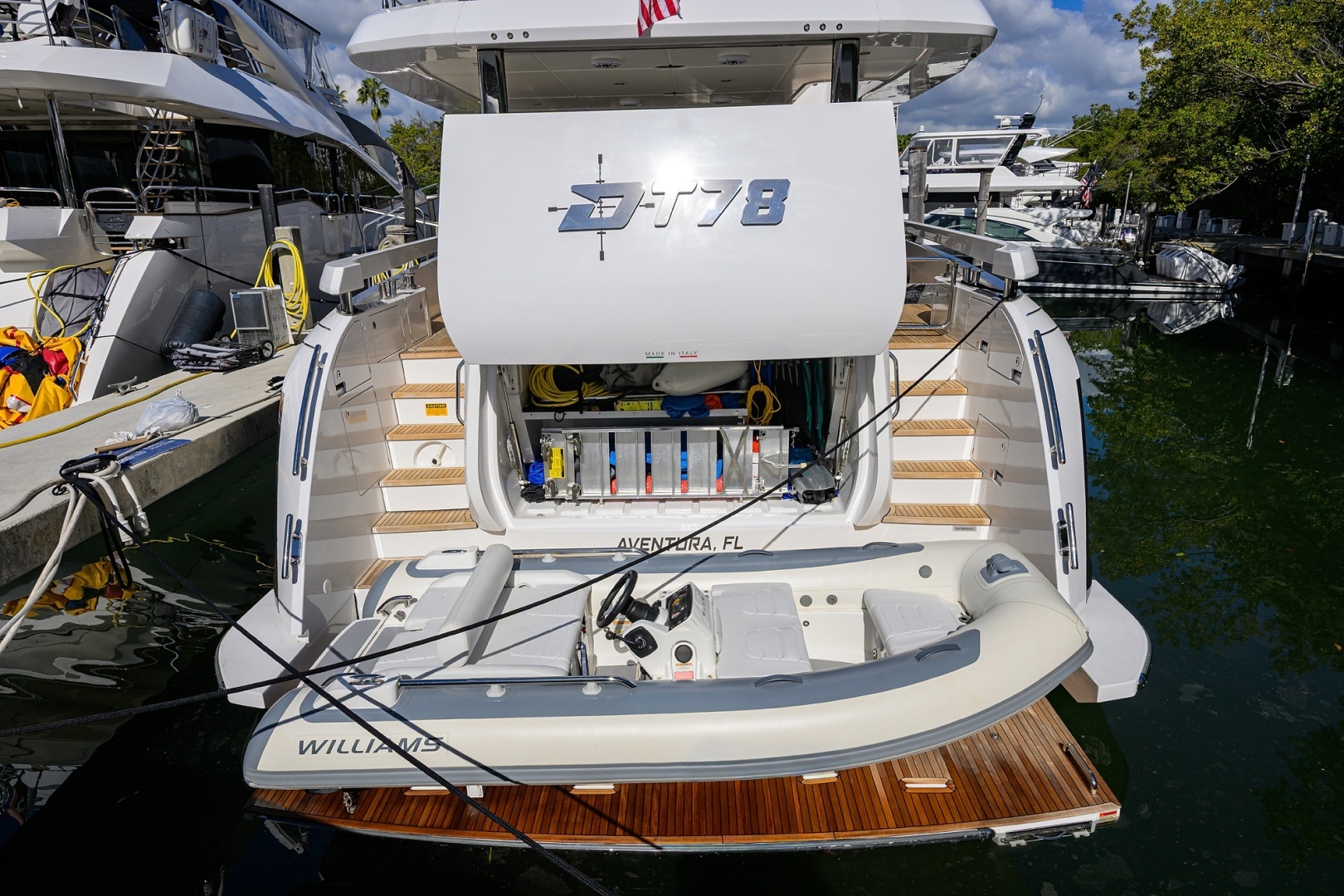 DT78 78ft Azimut Yacht For Sale