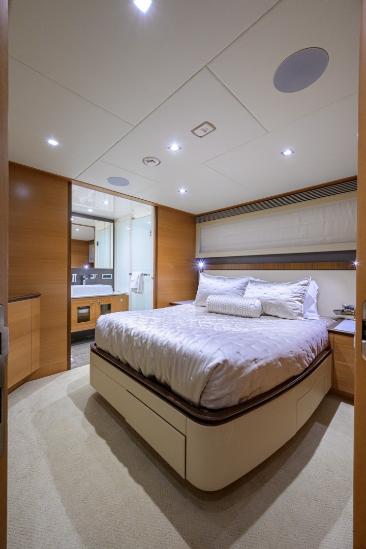 Midnight Moon 85ft Horizon Yacht For Sale
