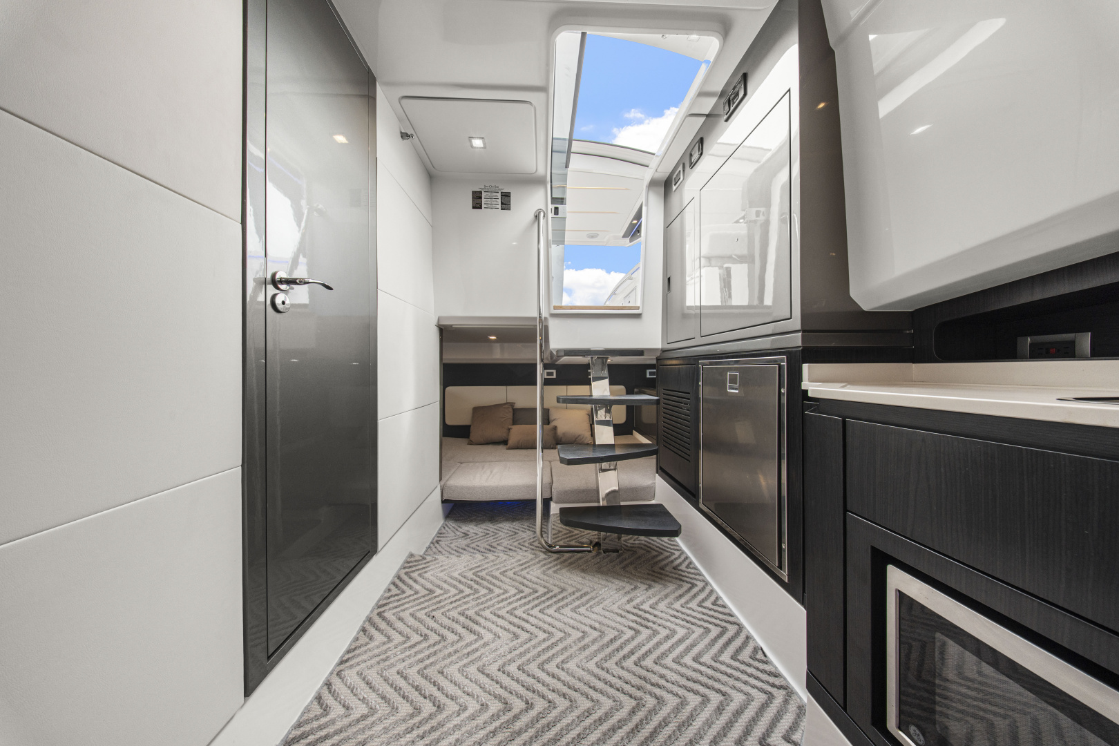 2025 Schaefer 375 HT