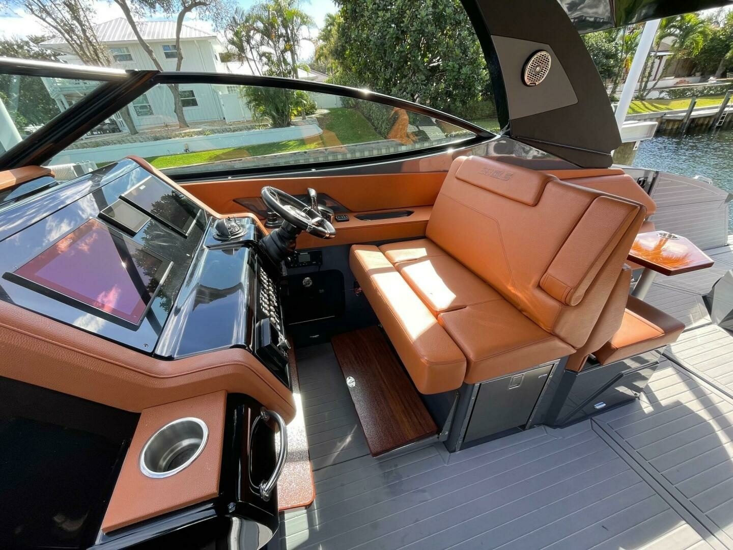 38ft Cruisers Yachts Yacht For Sale
