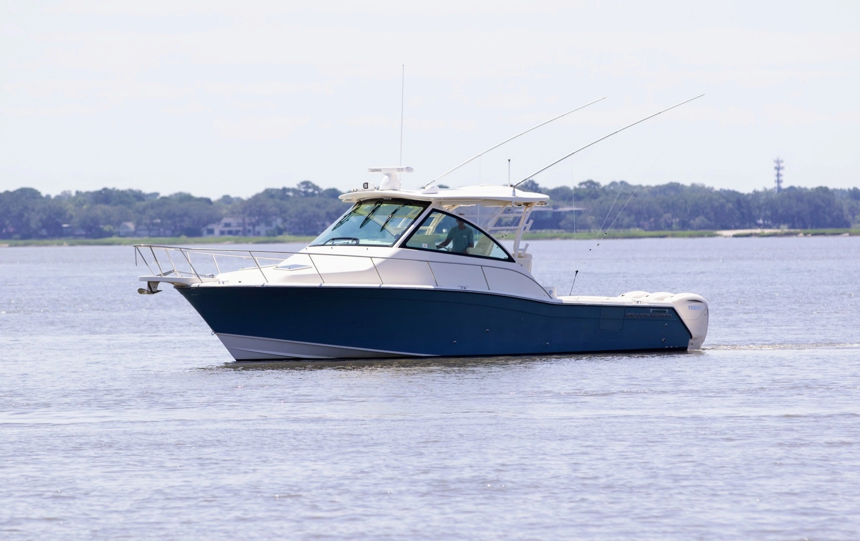 Grady-White 370 Express Yacht For Sale